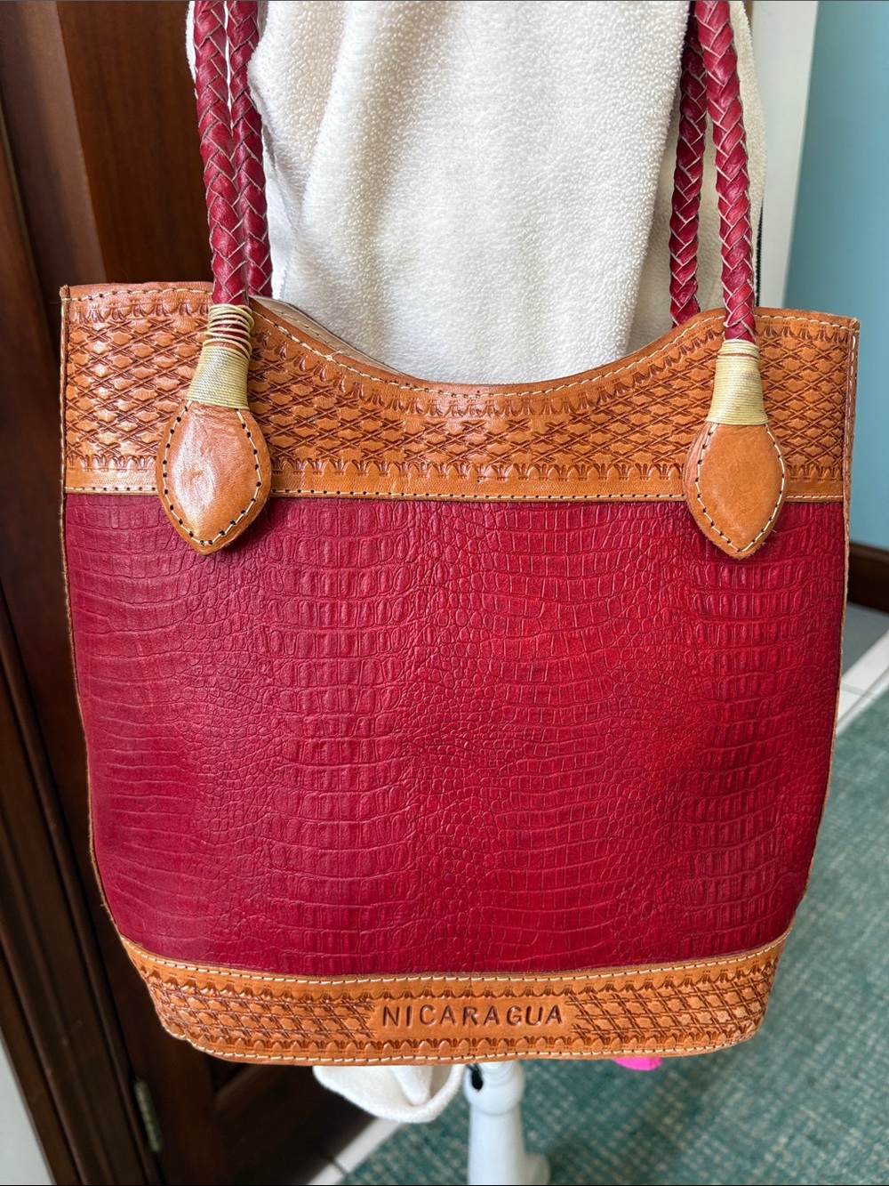 Nicaragua  shoulder bag  handcrafted  genuine leather/croc & woven emboss Red/br